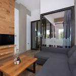 Apartmanhotel Lumea Chania Hriszí Aktí Haniá