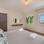 Lumea Chania 4*