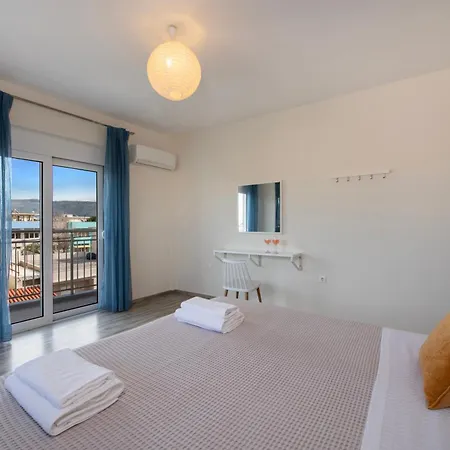 Lumea Chania 3*