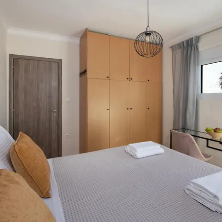 Lumea Chania 4*